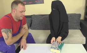 Sara Kay & Thomas Lee in Contractor mounts Muslim skank As Compensation - Porncz