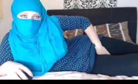 Hijab wearing lady see thru leggings